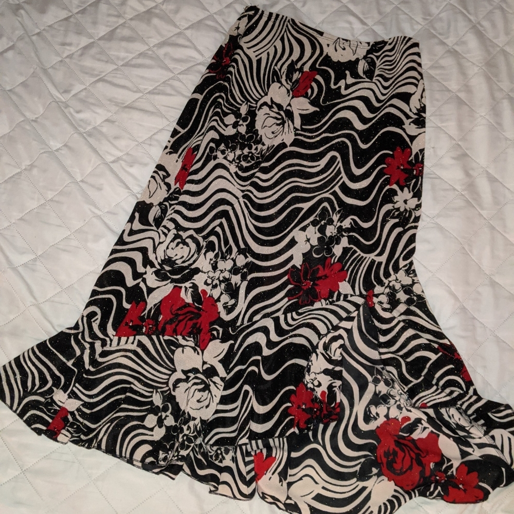 HeartSoul floral flowing slit skirt